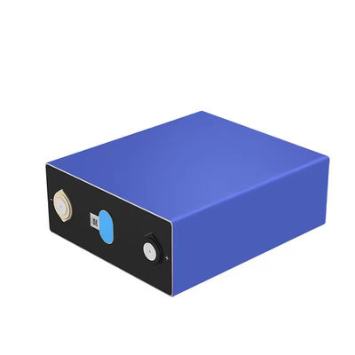 Un buen precio. Celular de iones de litio prismático ligero 4.1kg 3.2 V 100ah Celular de batería Lifepo4 en línea
